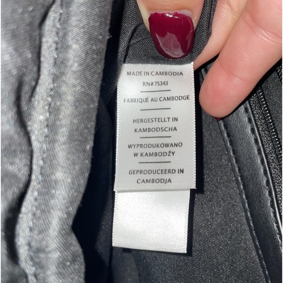 🖤Isaac Mizrahi Purse🖤 - Picture 9 of 10